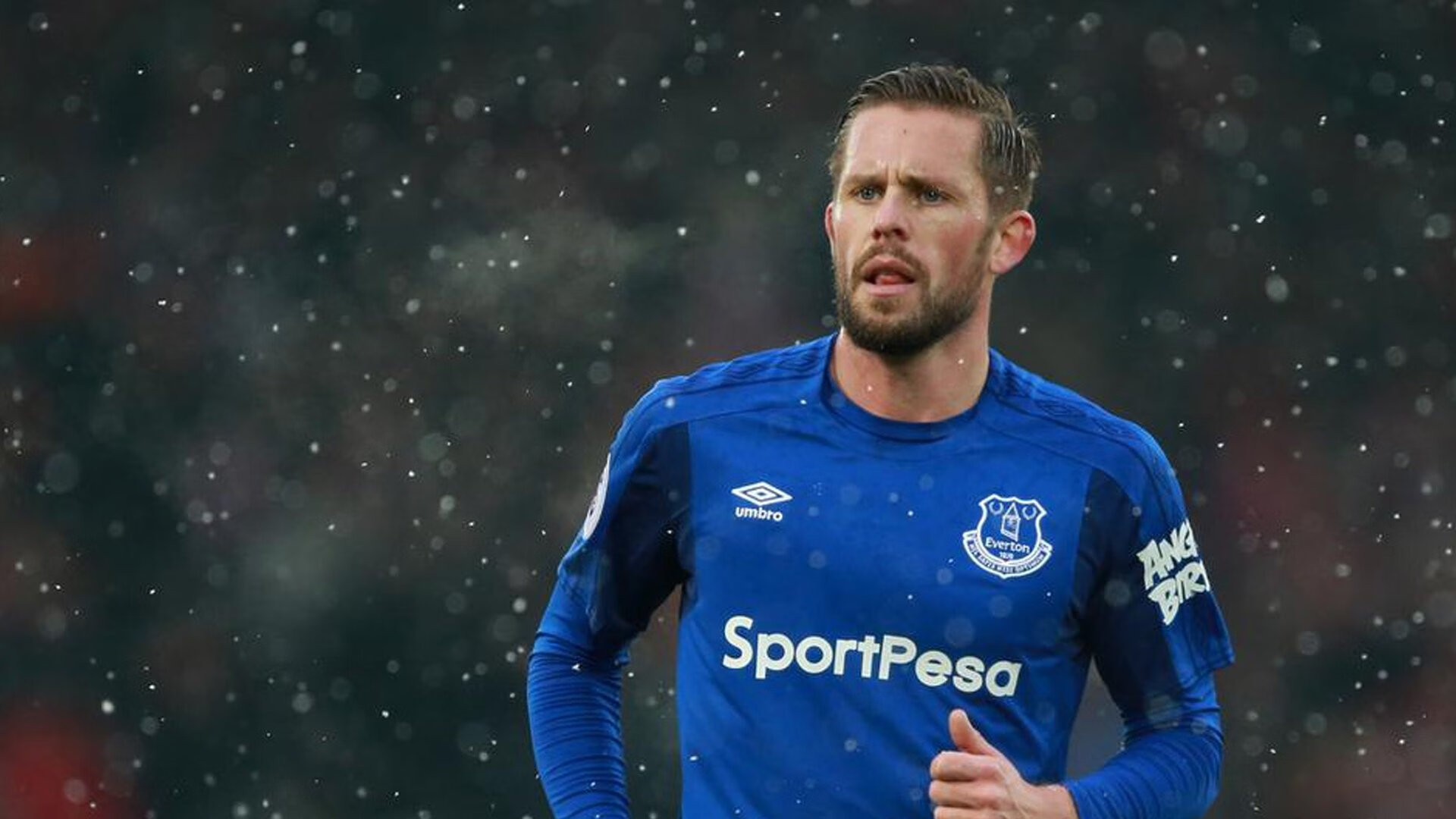 从加拿大打穿希腊到金玟哉的防守艺术,一场现代足球的战术教科书