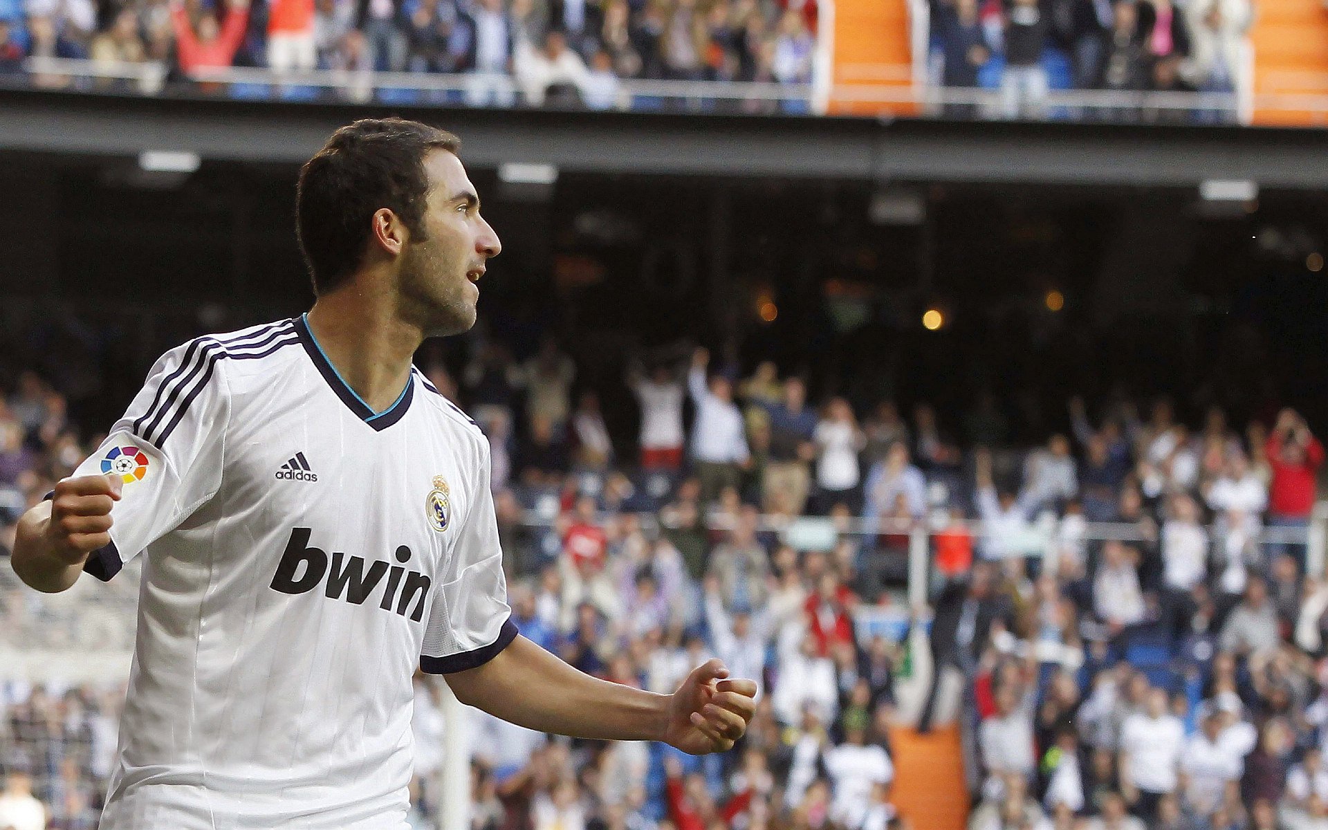 赛道上的家族逆袭，红牛车队如何逆转二队，佩雷兹的火热状态成关键